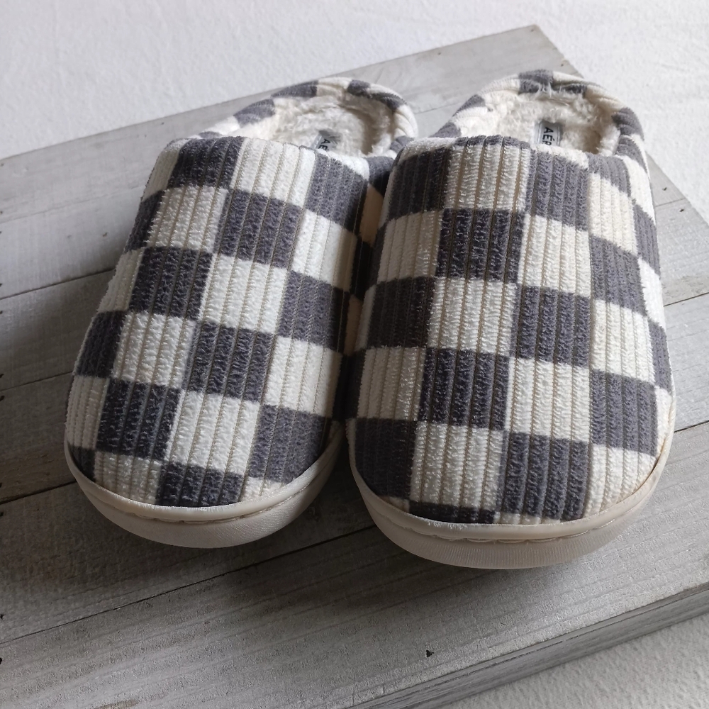 Aeropostale Soft Cushioned Checker Slip On Slippers Size XL 4/6 Loungewear Cozy